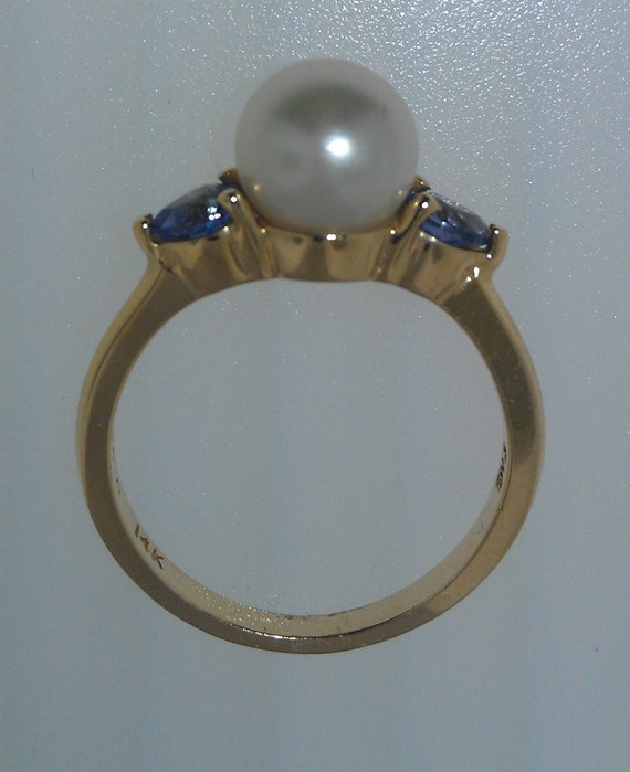 14k yellow gold Tanzanite and akoya pearl ring. M… - image 4
