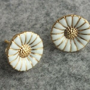 Danish hotsell daisy jewelry