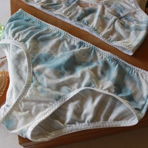 Waterverf wolken lingerie, bruidslingerie, something blue slipje afbeelding 2