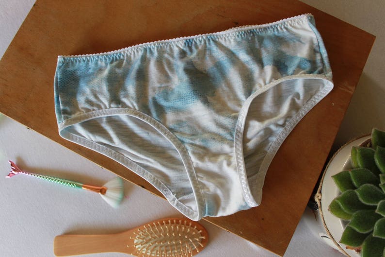 Waterverf wolken lingerie, bruidslingerie, something blue slipje afbeelding 1