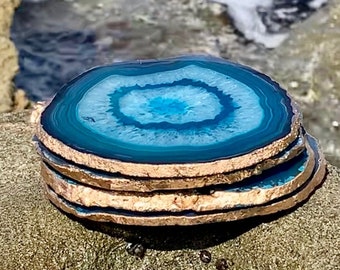 Gold Agate Coaster Set – Natural Crystal Slice Coasters with Rubber Feet | Gold Rim Stone Drinkware | Geode Home Accent & Gift