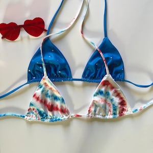 BIKINI TOP 4. Juli Triangel Swim Top - Blauer Stern Print - Rot Weiss und Blau Tie Dye