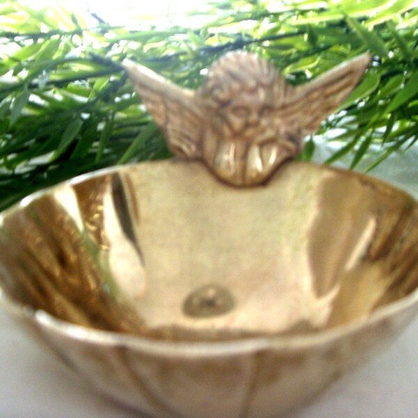 Messing Trinket Bowl, messing Catch-All, Solid Brass wijwatervat met Cherub, messing tabel decor, unieke Accent stuk, messing kom met Angel
