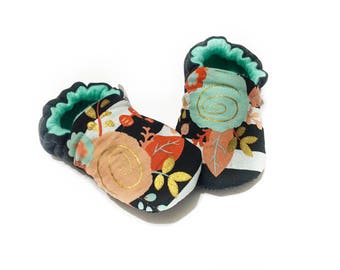 Floral Stripe Moccasins - Black & White Stripe Moccs - Floral Baby Shoes - Boho Baby Clothing - Baby Shower Gift - Floral Crib Shoes - Moccs
