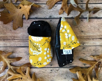Mustard Floral Moccasins - Mustard Floral Baby Shoes - Fall Baby Fashion - Baby Shower - Polka Dot Baby Booties - Toddler Moccs - Newborn