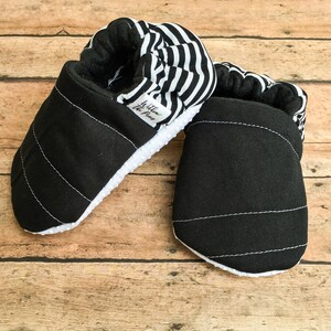 Black & White Striped Moccasins - Black Canvas Crib Shoes - Black Stripe Stay On Booties - Gender Neutral Baby Shoes - Baby Shower Gift