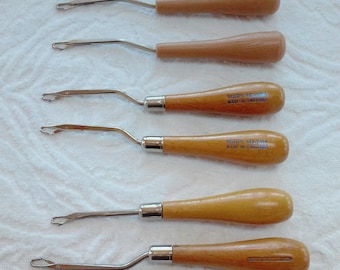 Mary Maxim Made in England Wood Handles and NO BRAND Plastic Handle Rug Latch Hooks MIXED Lot of 6