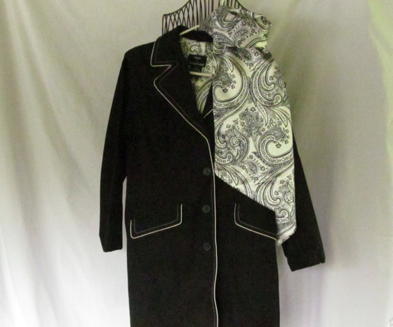 Black and White Paisley Print Lined Lightweight J… - image 2