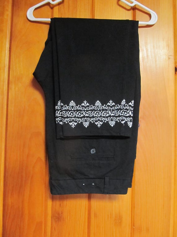 Capris sz 16 Black White Embroidered Trim Womens Capris Plus sz Capri Pants Women Black Capri Pants Plus sz 16 Pants Capris sz 16 Black White Embroidered Trim Womens Capris Plus sz Capri Pants Women Black Capri Pants Plus sz 16 Pants