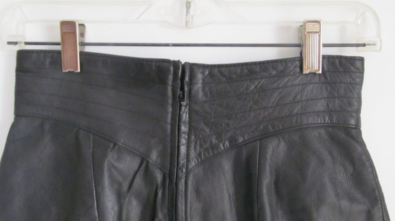 Black Leather Skirt 80s High Waist Skirt Fitting 80s Leather Skirt Size 6 High Waisted Skirt Black Leather Skirt image 4