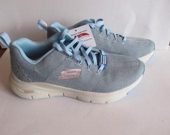 Sketchers Arch Fit Womans Sneakers sz 5.5 Eur 35.5 NWT Light Blue Sneakers Design Sneakers size 5.5 Womens Sneakers  Euro Size 35.5