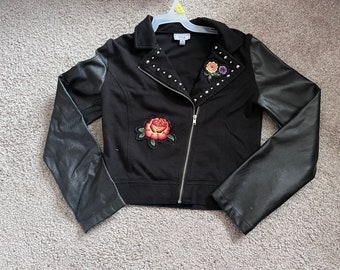 Unisex Childs Pleather Chaqueta sz 10 Chaqueta de cuero sintético negro Chaqueta para niñas sz 10/12 niñas chaqueta recortada rosa
