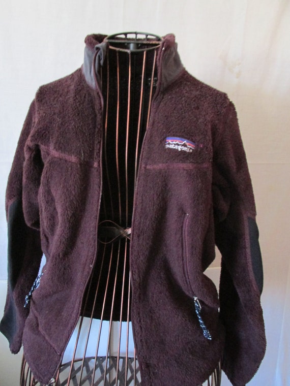 maroon patagonia jacket