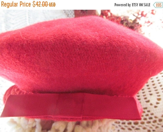 Stepping Out Tonight Red Wool Hat Beret Hat Burgun