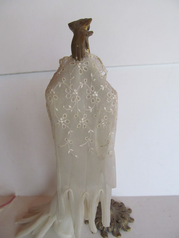 Delicate Dainty Ecru Gloves Victorian Wedding Acce