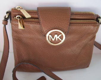 Michael Kors Brown Peebled Leather Crossbody bag Credit Card Orginizer Vintage Michael Kors Pebbled Leather Camel Brown Leather Purse