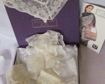 Romantic Victorian Ivory Wedding lace Victorian Lace Accessories Lace Wrist Cuffs Lace Jabot Ruffle Collar Ecru Wedding Lace Handkerchief