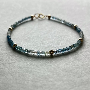 AQUAMARIN EDELSTEIN ARMBAND,Geschenk für sie,hellblaue Edelstein Perlen,14Karat Gold filled,Boho Sommer,handgemachter Schmuck,