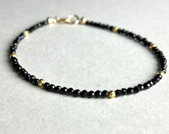 SCHWARZES ONIX ARMBAND, Perlenarmband, Schmuckgeschenk für sie, schwarze Edelstein Perlen, Freundschaftsarmband Sommer, Boho, Gold filled