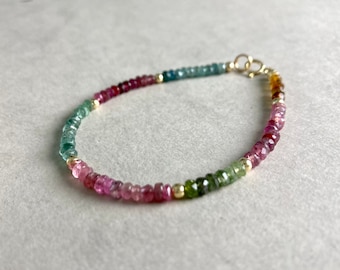 PULSERA TOURMALINE con cuentas llenas de oro, regalo para ella, pulsera de piedras preciosas, pulsera de piedras delicadas de colores, joyas de Hamburgo, piedras naturales