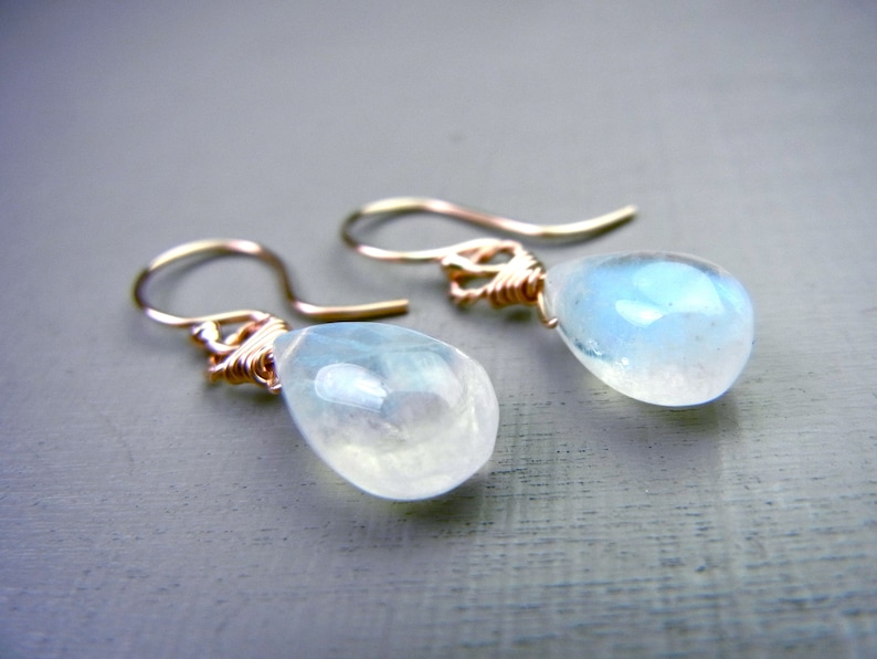 PENDIENTES PIEDRA LUNA ORO ROSA, pendientes de oro, regalo para ella, joyas de piedra lunar, pendientes rellenos de oro, pendientes románticos, gotas de piedra lunar imagen 5