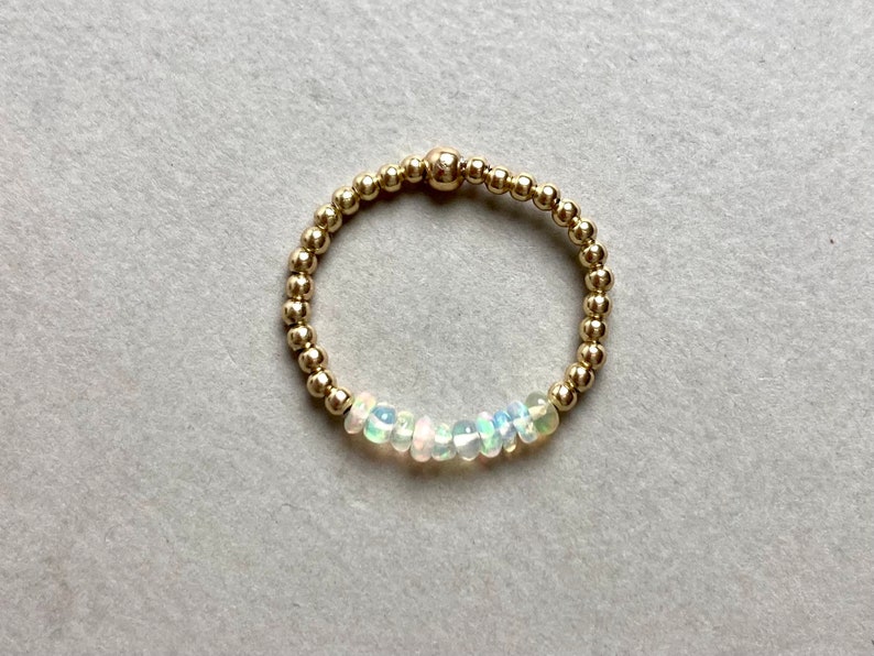 OPAL BEAD RING, delicado anillo de apilamiento de oro, anillo de perlas, regalo para ella, anillo de amistad, anillo relleno de oro rosa ópalo, regalo para su anillo imagen 3