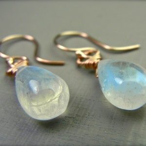 PENDIENTES PIEDRA LUNA ORO ROSA, pendientes de oro, regalo para ella, joyas de piedra lunar, pendientes rellenos de oro, pendientes románticos, gotas de piedra lunar imagen 4