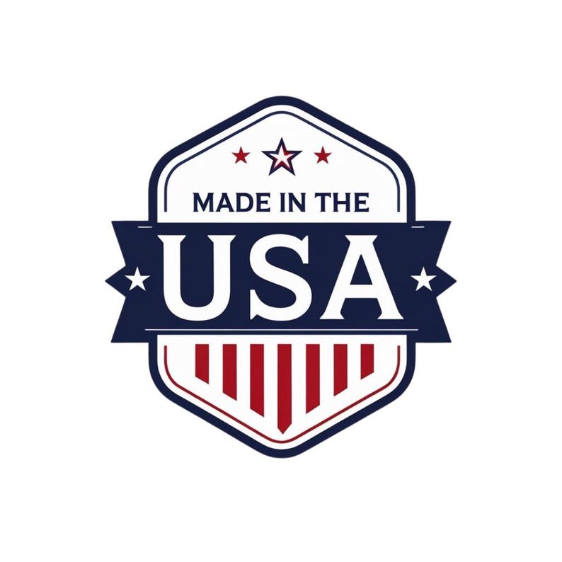 Puede incluir: Un emblema gr&aacute;fico blanco, azul y rojo con forma de escudo y una banda azul oscuro en el centro. El texto MADE IN THE USA est&aacute; impreso en letras may&uacute;sculas de color azul oscuro. El dise&ntilde;o incluye cinco estrellas blancas y rayas rojas verticales.
