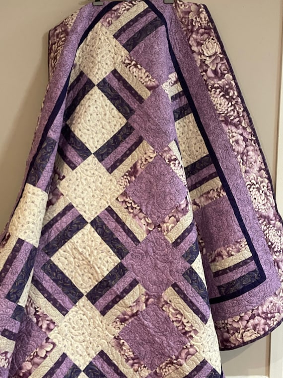 Handmade Quilt Twin size bed Patchwork Purple Lavender and lilac with Pillow Sham