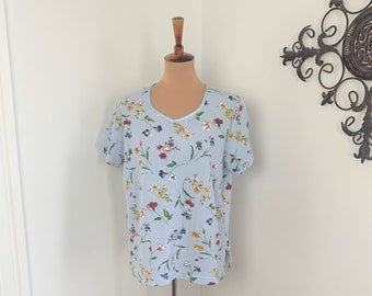 M - Vintage Floral Top Baby Blue Short Sleeve Carolyn Taylor Early 2000s
