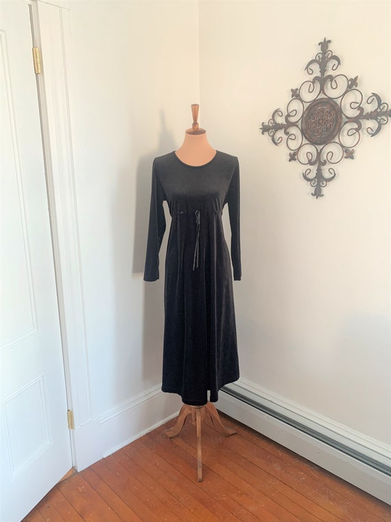 M - Vintage Velvet Maternity Dress Black Take Nine