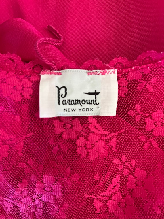 S-M - Vintage Hot Pink Robe 1970s Paramount Lace … - image 8