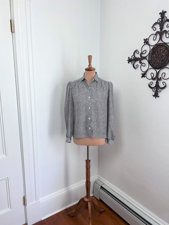 S - Vintage Grey + White Long Sleeve Blouse 1990s… - image 1