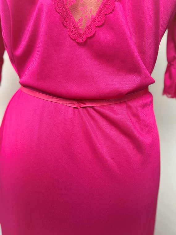 S-M - Vintage Hot Pink Robe 1970s Paramount Lace … - image 7