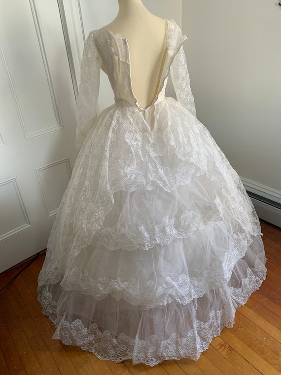 XS - S 1950s Wedding Gown / Stunning Lace Long Sl… - image 10