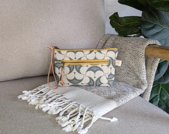 Bolso de mano con cremallera en amarillo dorado, bolso negro, bolso pequeño y sencillo con cremallera, bolso de fondo plano con cremallera, cremalleras de latón, regalo para ella.
