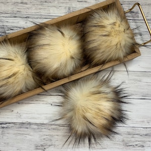 Faux fur pom pom, luxury beanie topper, bobcat pom pom, fur pom pom, pom pom for hat fake fur 5 inches 6 inches