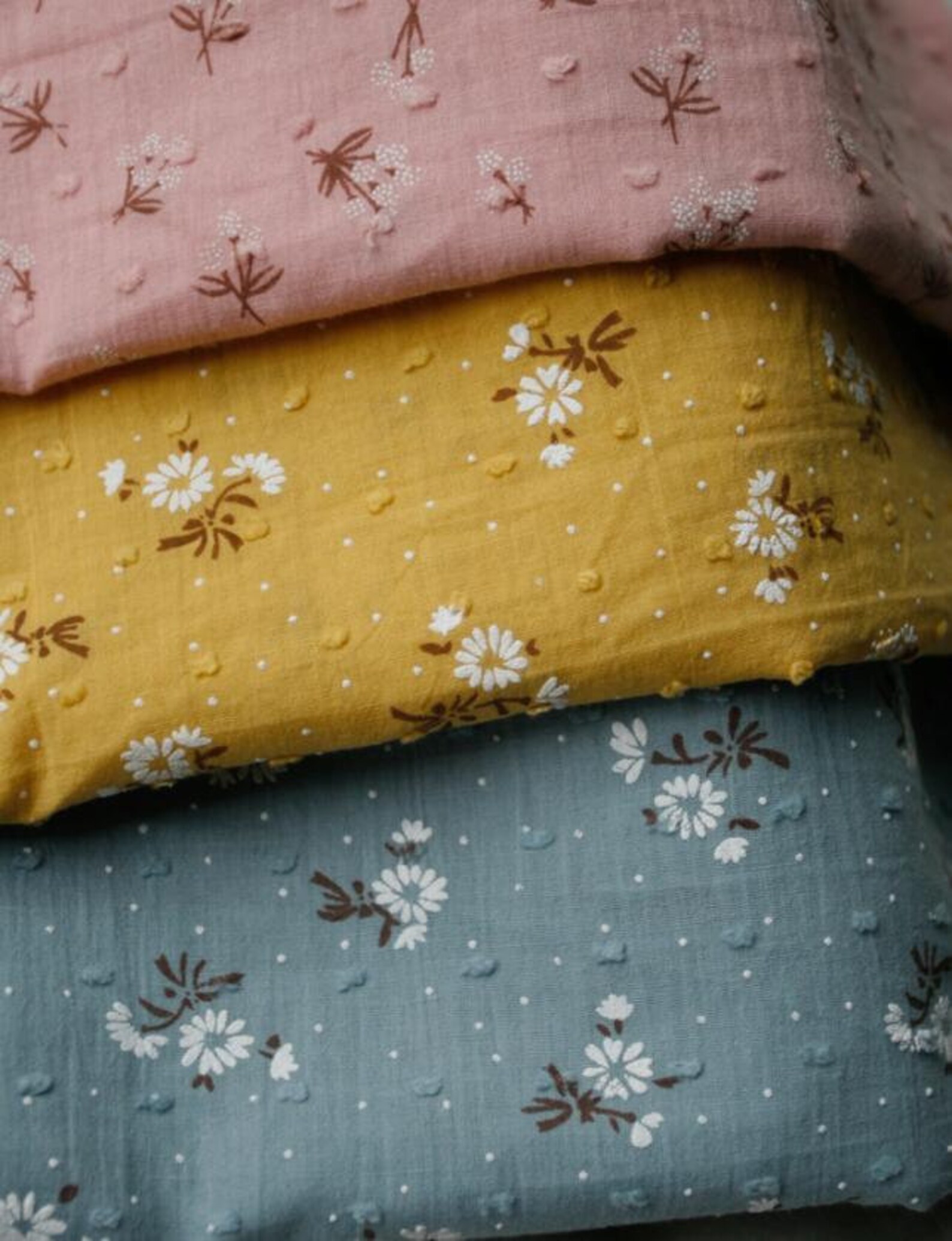 100 Cotton Fabric Small Daisy Fabric Summer Dress Fabric Etsy