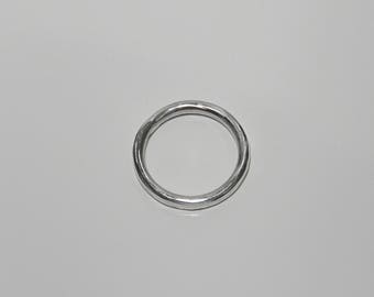 CIRCLE I Solid sterling silver hand-forged minimalist ring