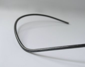 AEON I Solid sterling silver hand-forged V choker neck cuff oxidized minimalist design