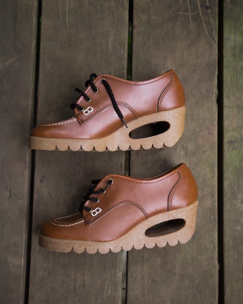 caramel leather women/'s size US 6 70s Deadstock Wedge Oxfords