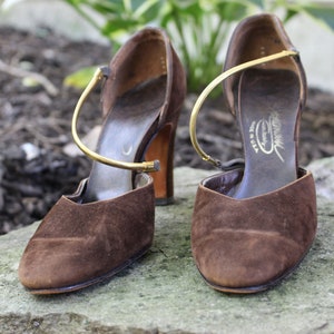 Vintage Johansen Brown Suede Pumps Size 5