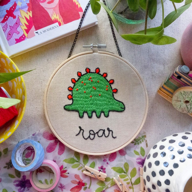 Embroidery hoop Dino, 16 cm hand embroidered hoop, wall hanging image 1