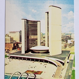 Toronto Ontario Canada Nathan Phillips Square et l'hôtel de ville carte postale vintage rétro canadienne