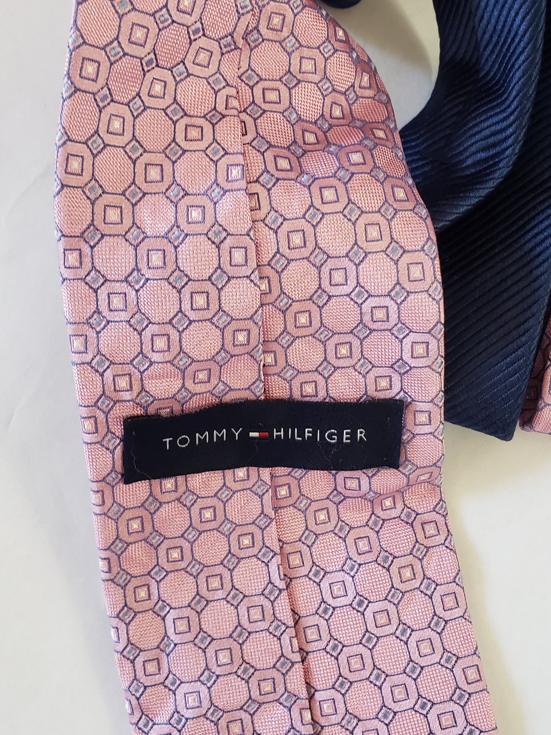 tommy hilfiger neck tie