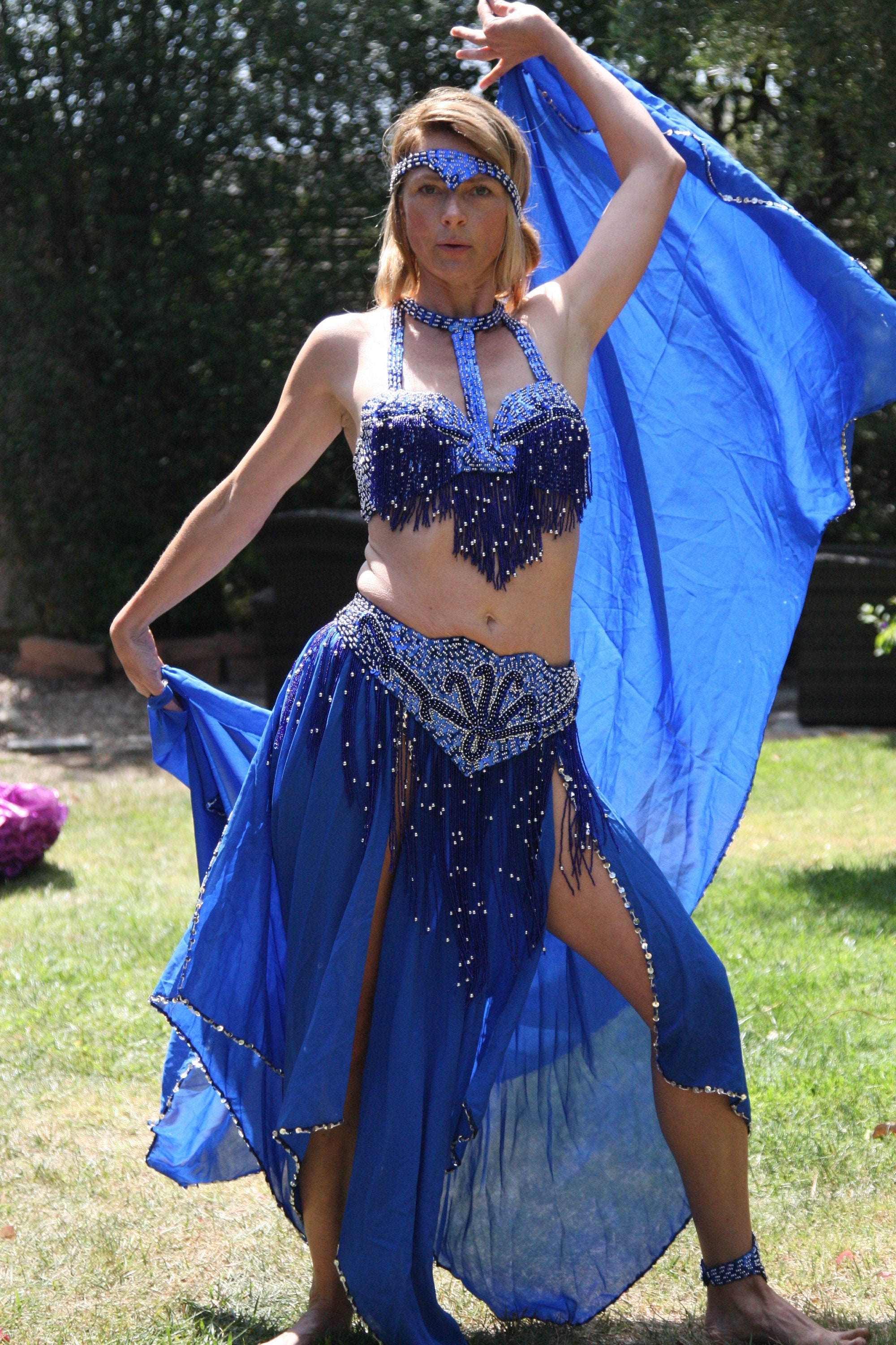 Wholesale blue belly dance bra tops And Dazzling Stage-Ready Apparel 