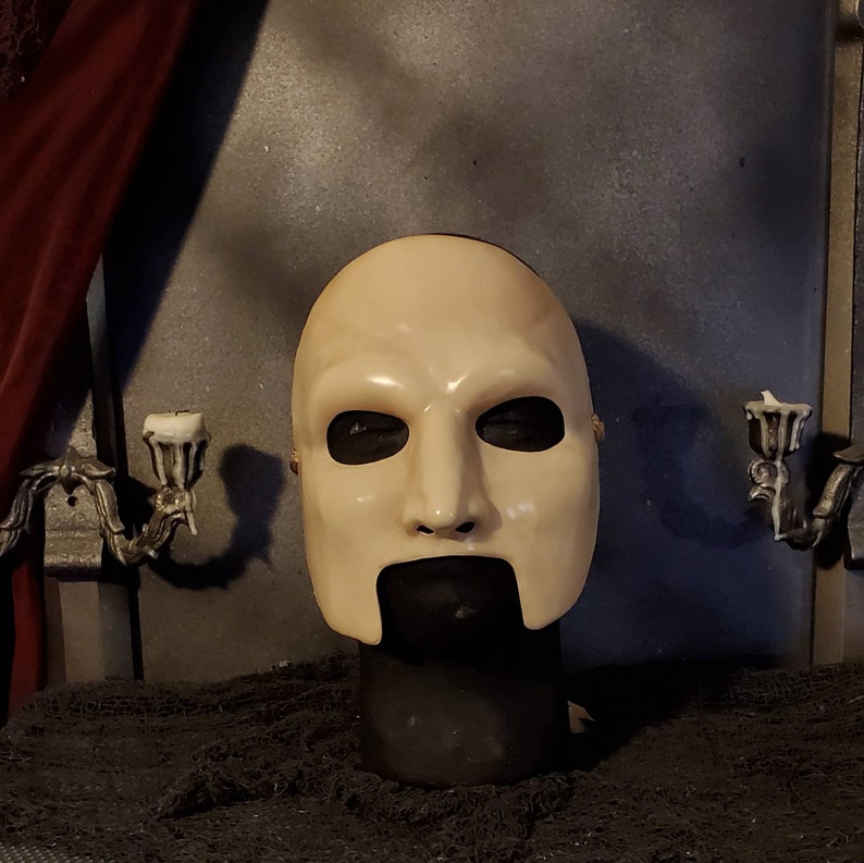 how to make your own phantom of the opera mask