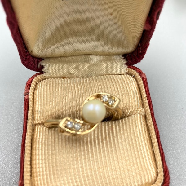 18K SGE Vintage Cocktail Ring Pearl CZ Stones Lovely Estate Marked size 8 Gold Plated