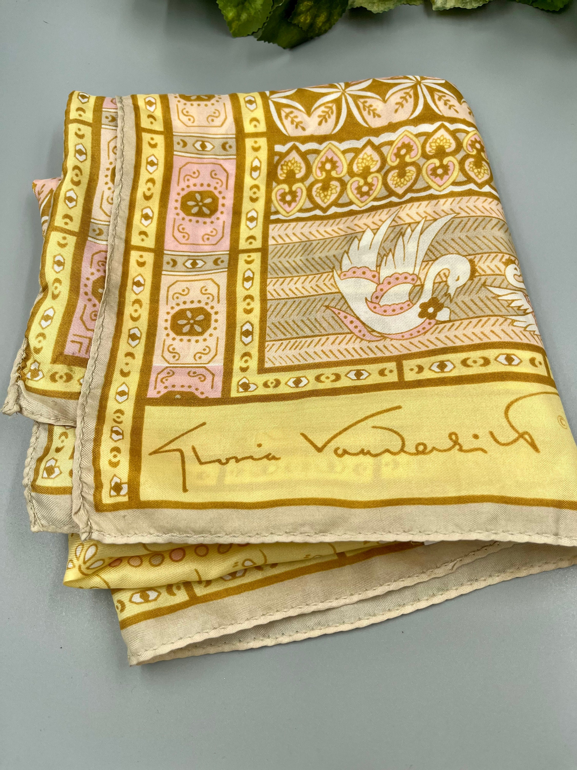 【未使用品】 Flower Large Scarf アイボリー おねコラボ JEANASIS [eL×ONE] Flower Large Scarf - メルカリ