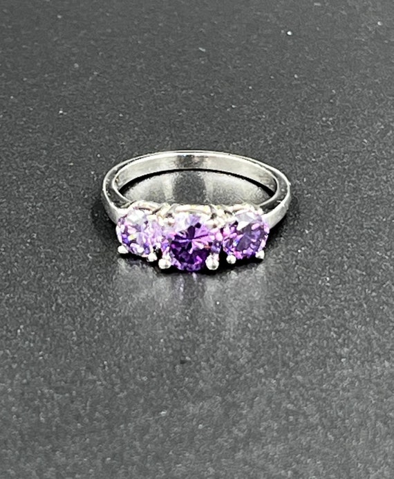 Vintage Cocktail Ring 3 Stone Purple Amethyst (?)… - image 2